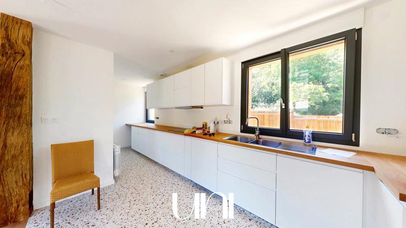 Maison - 205 m² - 7 pièces