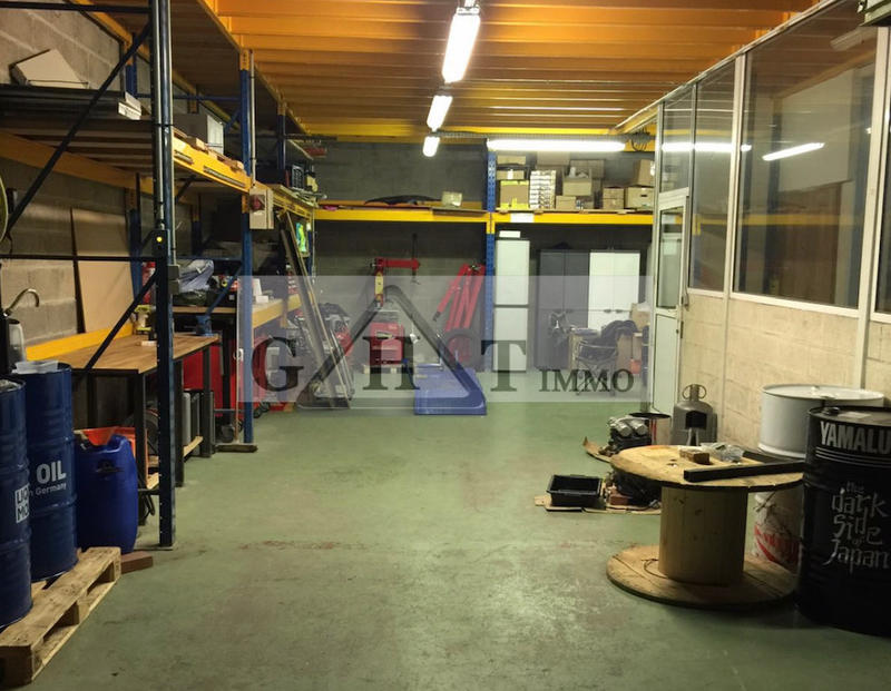 Entrepôt - 270 m²