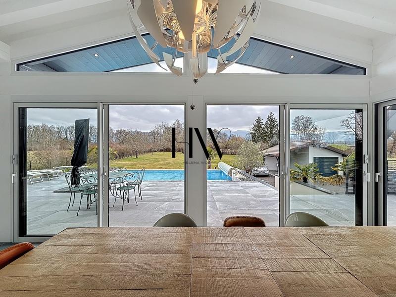 Appartement - 270 m² - 8 pièces