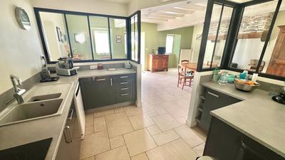 Maison - 172 m² - 9 pièces