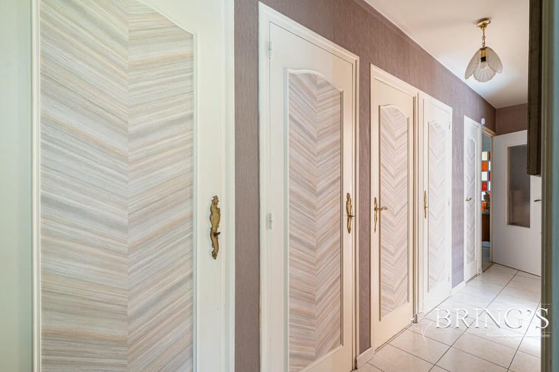 Appartement - 101 m² - 6 pièces