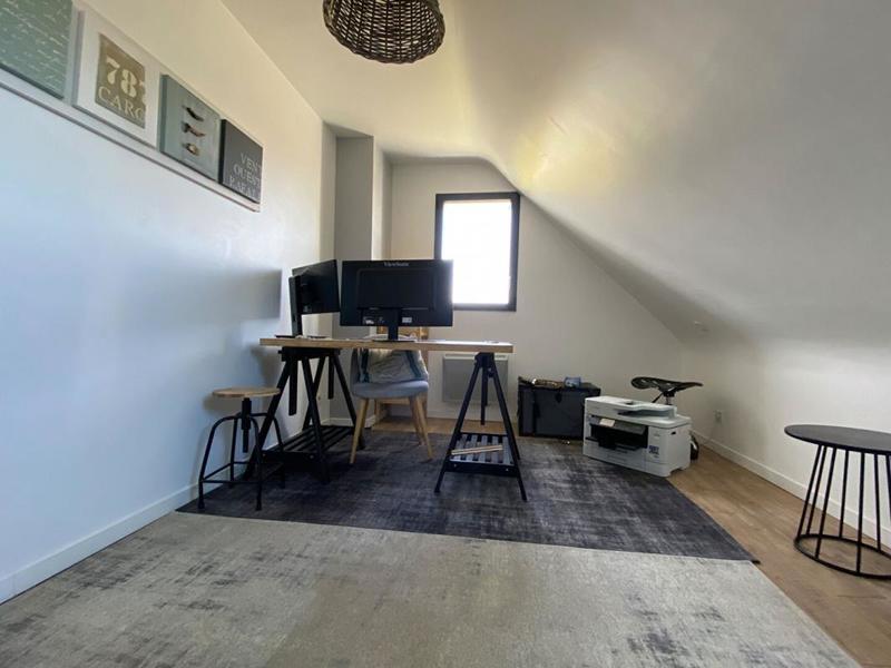 Demeure - 100 m² - 5 pièces