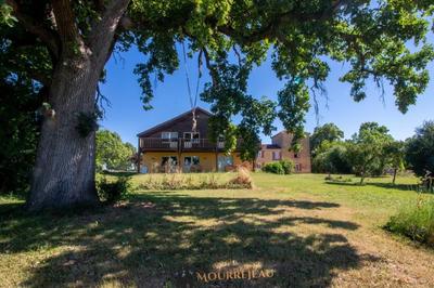 Demeure - 765 m² - 22 pièces