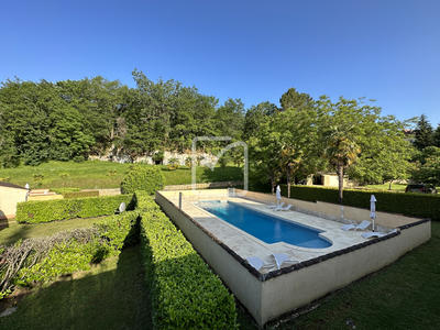 Maison - 520 m² - 20 pièces