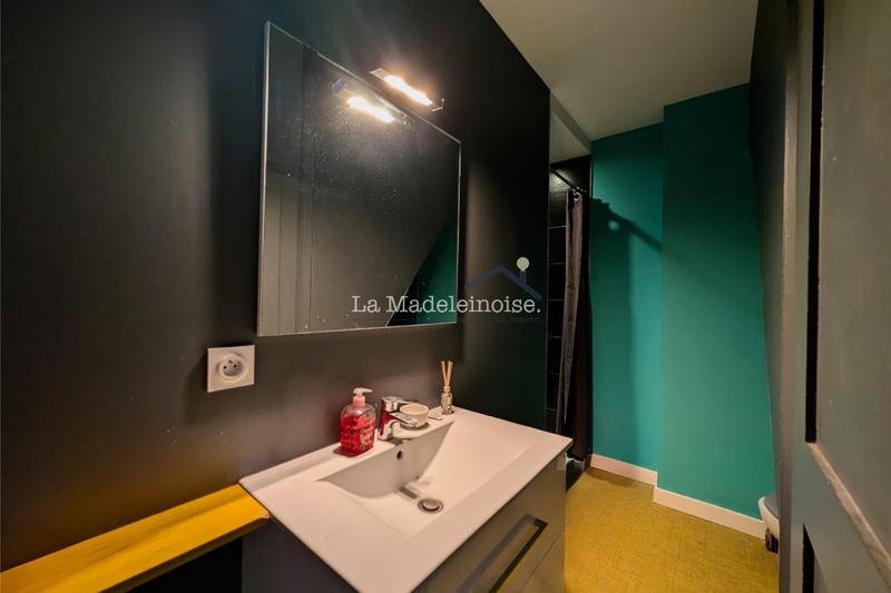 Maison - 181 m² - 6 pièces
