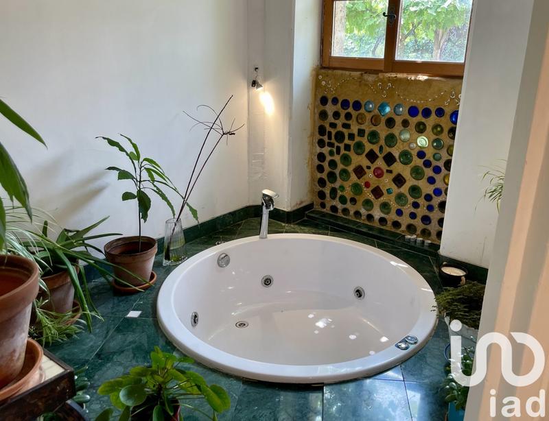 Maison - 470 m² - 11 pièces