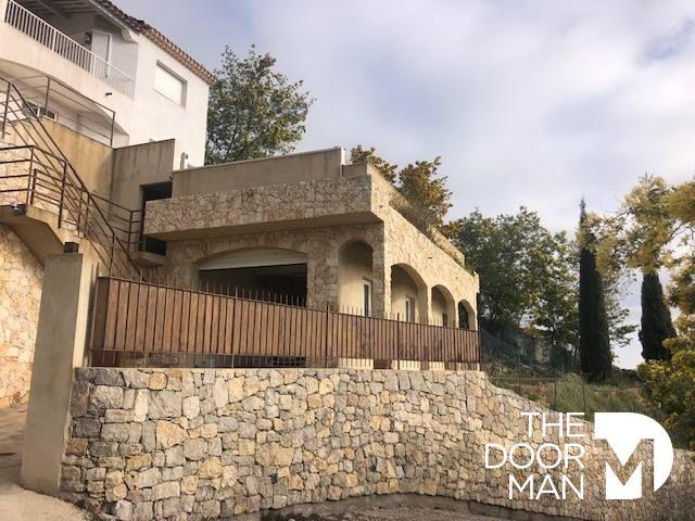 Villa - 255 m² - 9 pièces