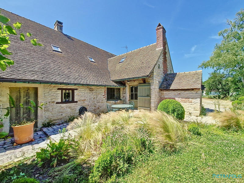 Maison ancienne - 251 m² - 7 pièces