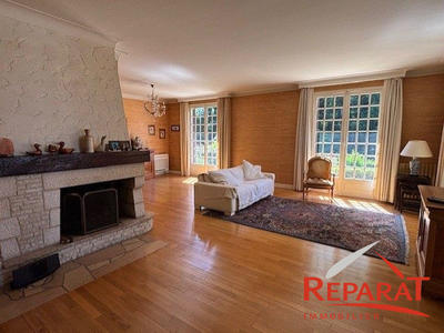 Maison traditionnelle - 187 m² - 6 pièces