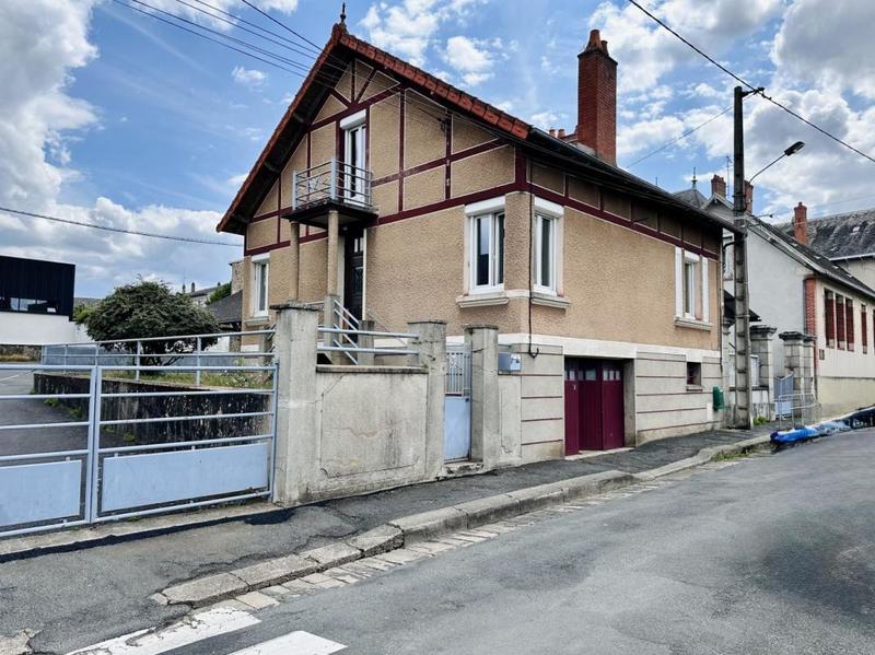 Maison - 90 m² - 5 pièces