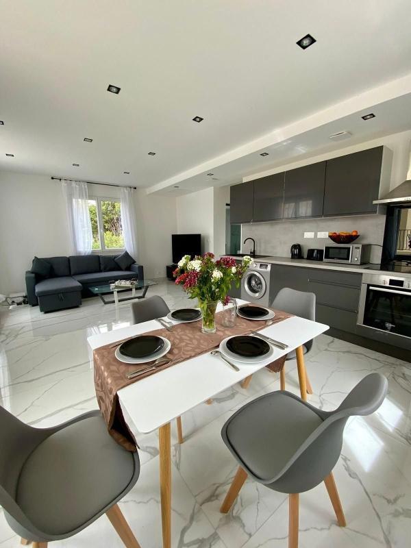 Maison - 218 m² - 5 pièces