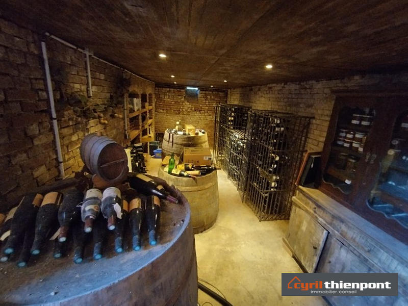 Maison - 323 m² - 12 pièces