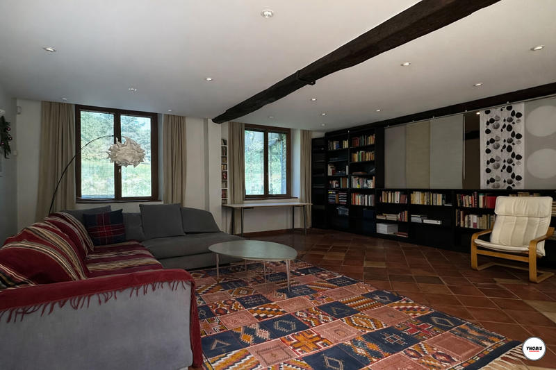 Maison - 487 m² - 15 pièces