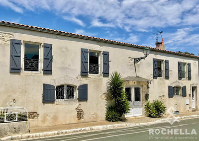 Maison ancienne - 195 m² - 5 pièces