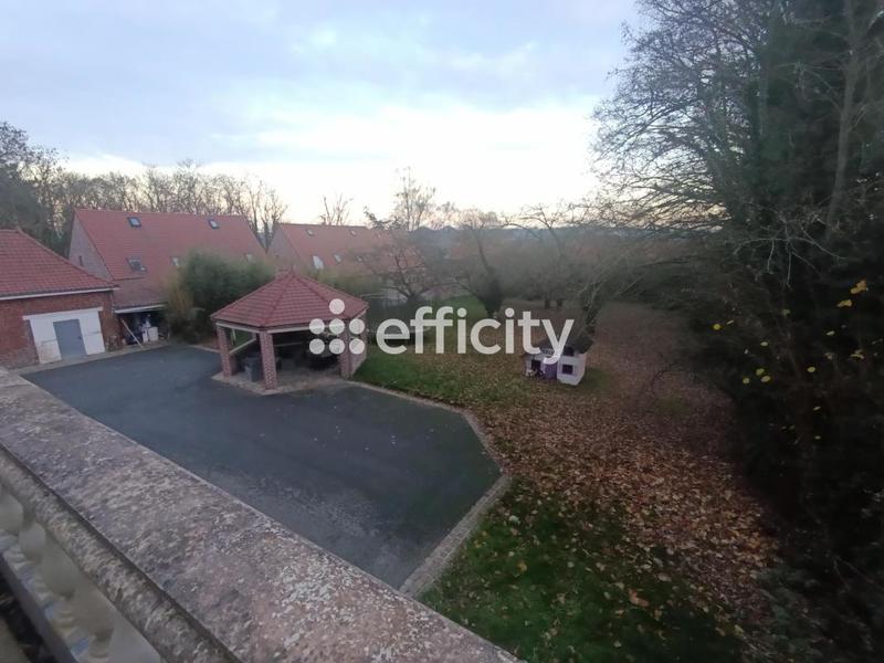 Maison - 274 m² - 10 pièces