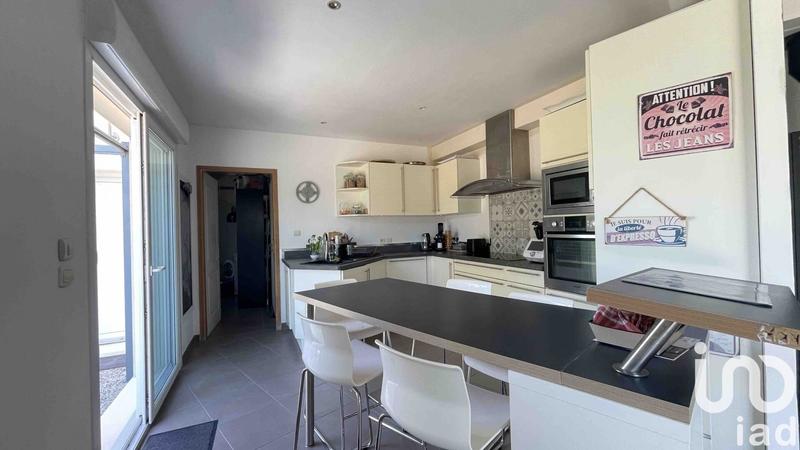 Maison - 182 m² - 8 pièces