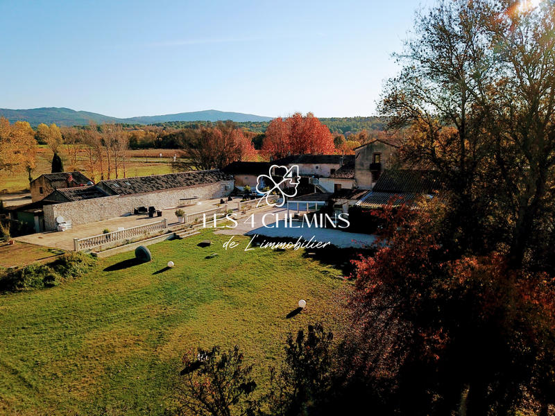 Mas - 800 m² - 20 pièces