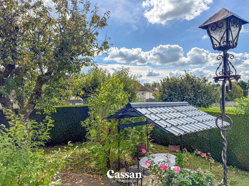 Maison - 104 m² - 5 pièces