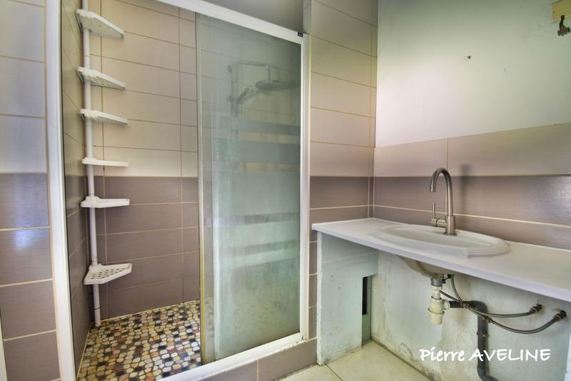 Maison - 242 m² - 7 pièces