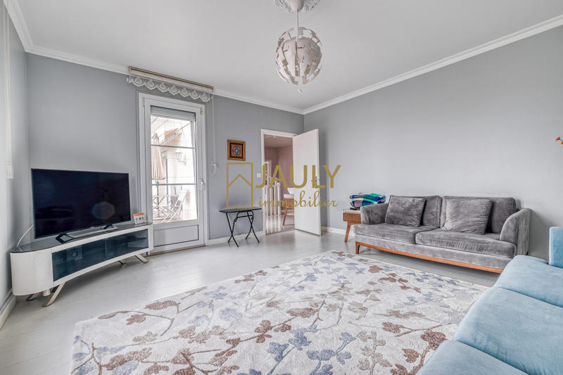 Maison - 340 m² - 10 pièces