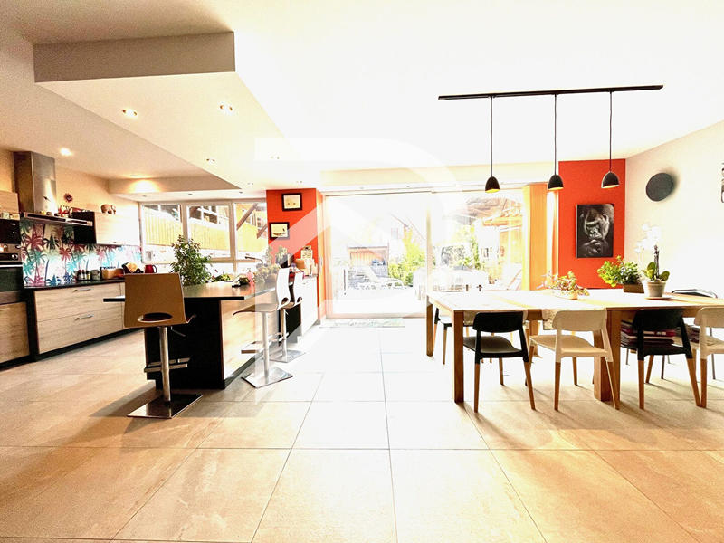 Maison - 309 m² - 7 pièces