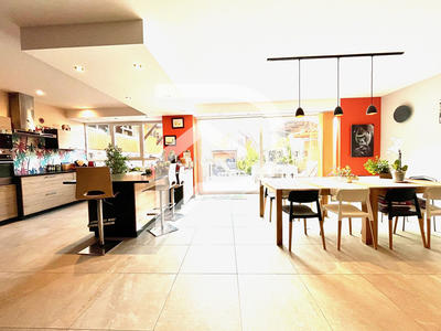 Maison - 309 m² - 7 pièces