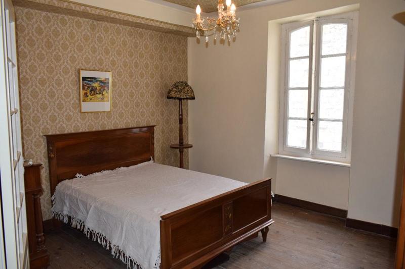 Maison de village - 220 m² - 16 pièces