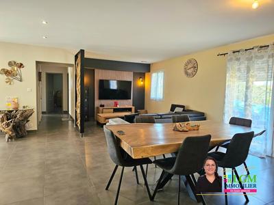 Maison - 141 m² - 5 pièces