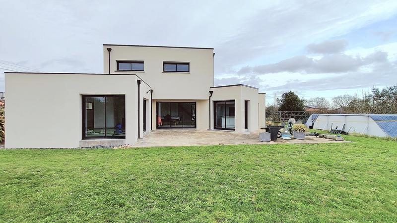 Maison contemporaine - 156 m² - 7 pièces