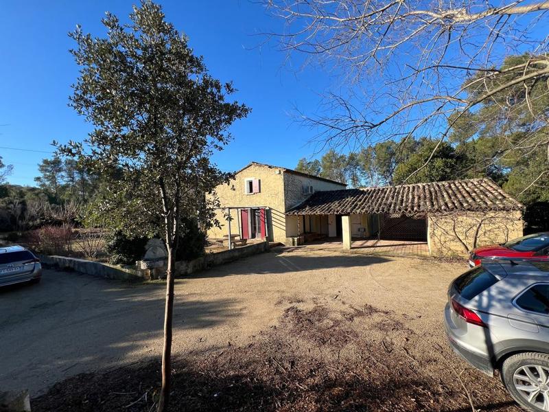 Maison - 180 m² - 6 pièces