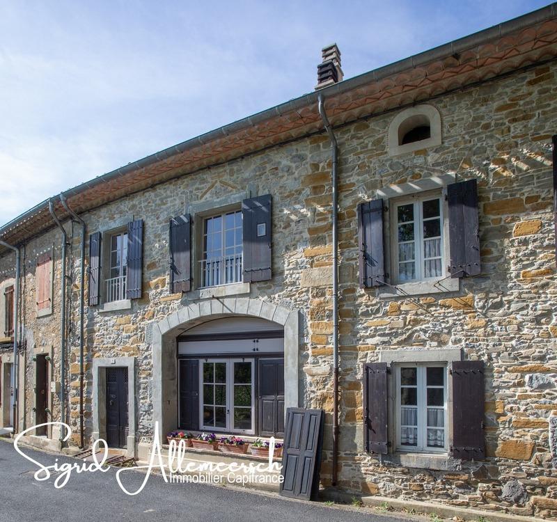 Maison - 227 m² - 7 pièces