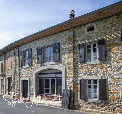 Maison - 227 m² - 7 pièces