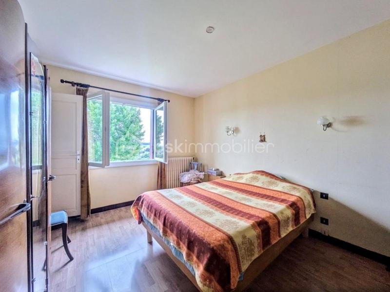 Maison traditionnelle - 117 m² - 6 pièces