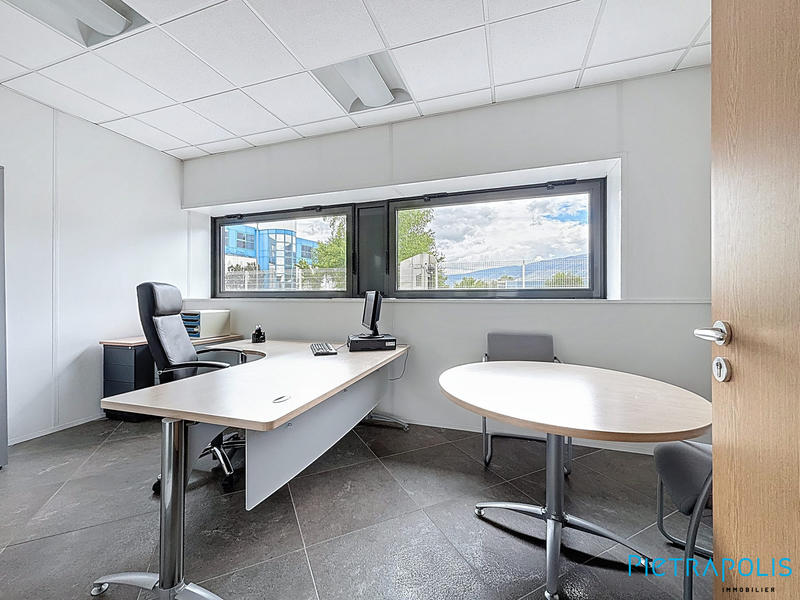 Local d'activités - 533 m²