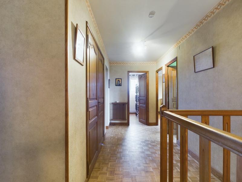 Maison - 253 m² - 10 pièces