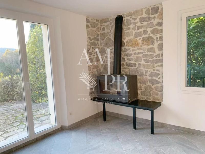 Maison - 230 m² - 7 pièces
