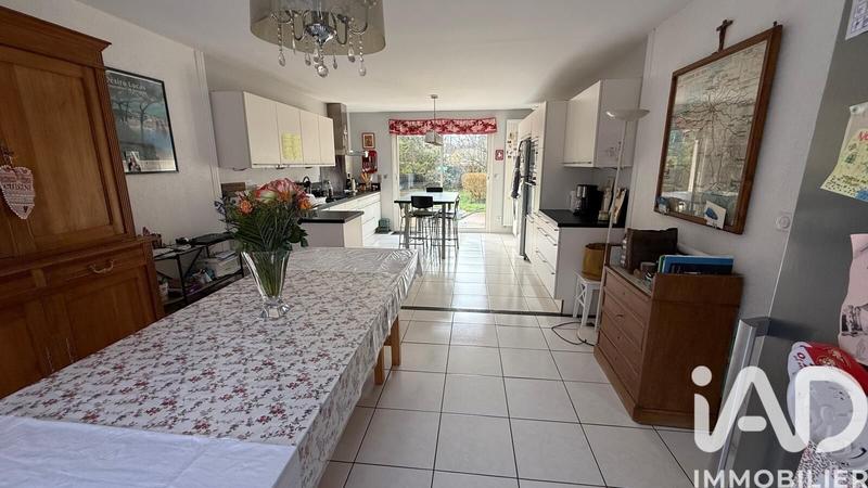 Maison - 269 m² - 15 pièces