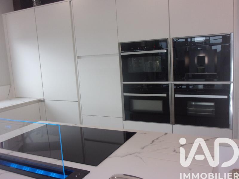 Maison - 283 m² - 10 pièces