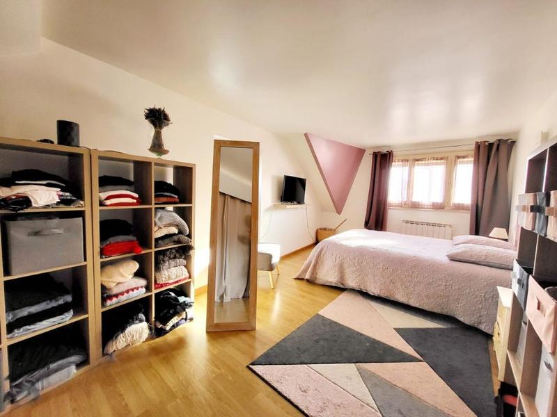 Maison - 186 m² - 8 pièces