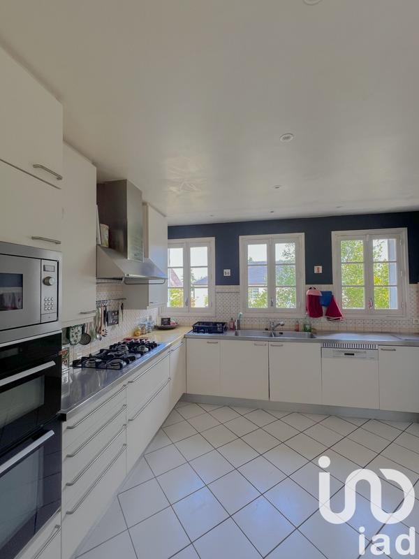 Maison - 335 m² - 8 pièces