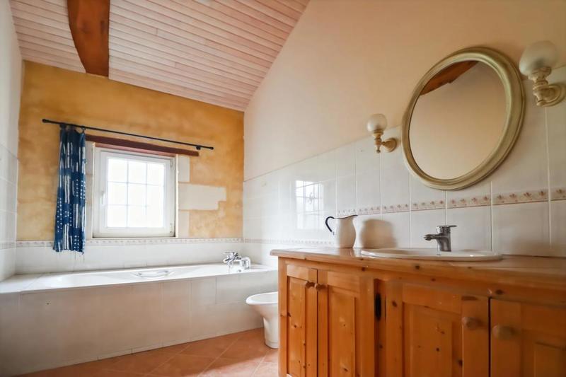 Maison en pierre - 250 m² - 9 pièces