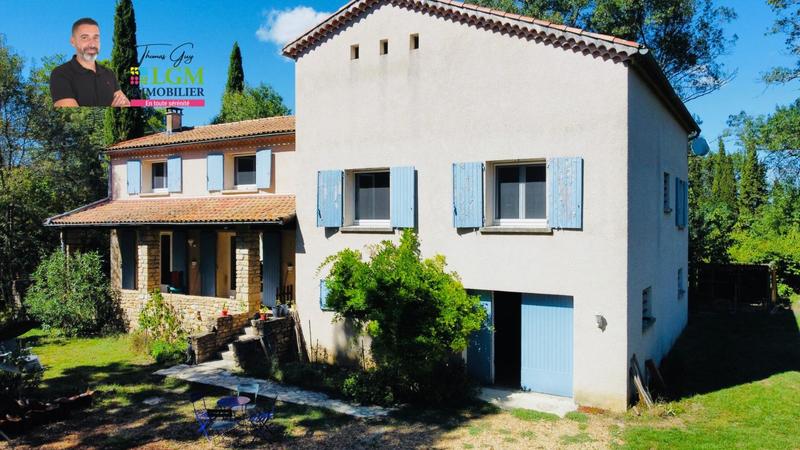 Maison - 237 m² - 7 pièces