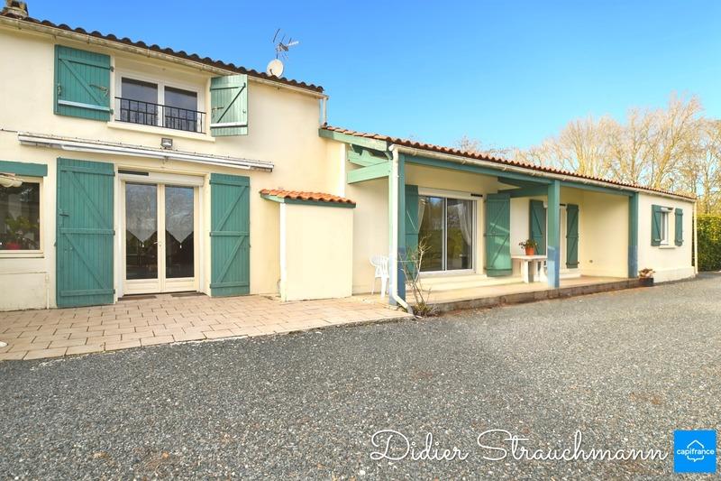 Maison - 161 m² - 8 pièces