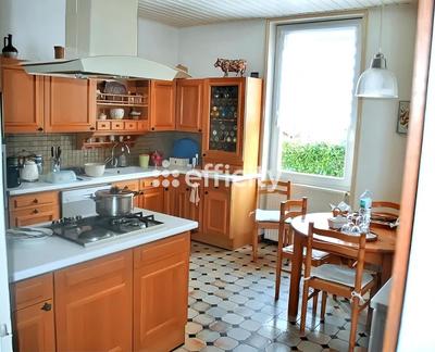 Maison - 215 m² - 8 pièces