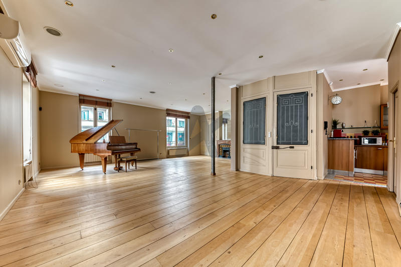 Immeuble - 372 m² - 11 pièces