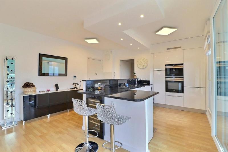 Appartement - 77 m² - 3 pièces