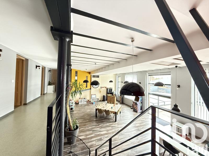 Maison - 300 m² - 8 pièces