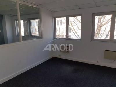 Bureau - 70 m² - 4 pièces