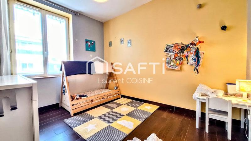 Maison - 238 m² - 6 pièces