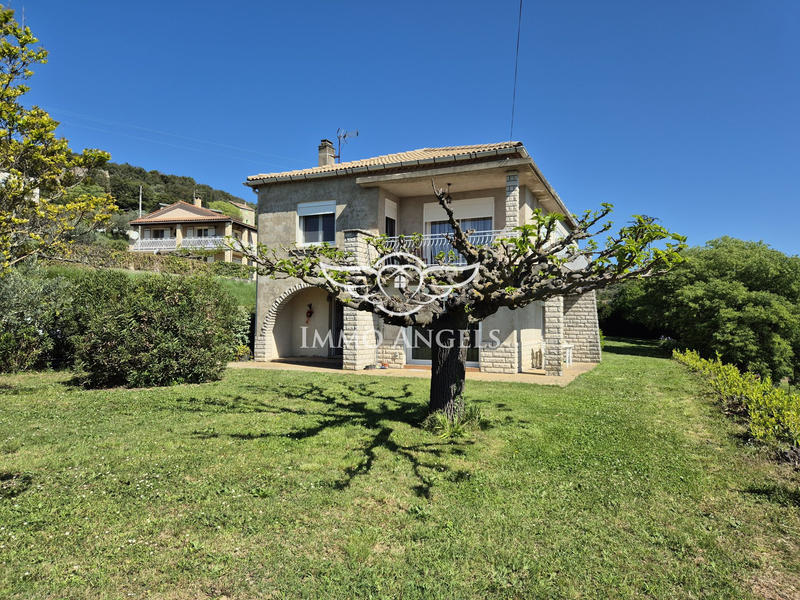 Maison traditionnelle - 154 m² - 6 pièces